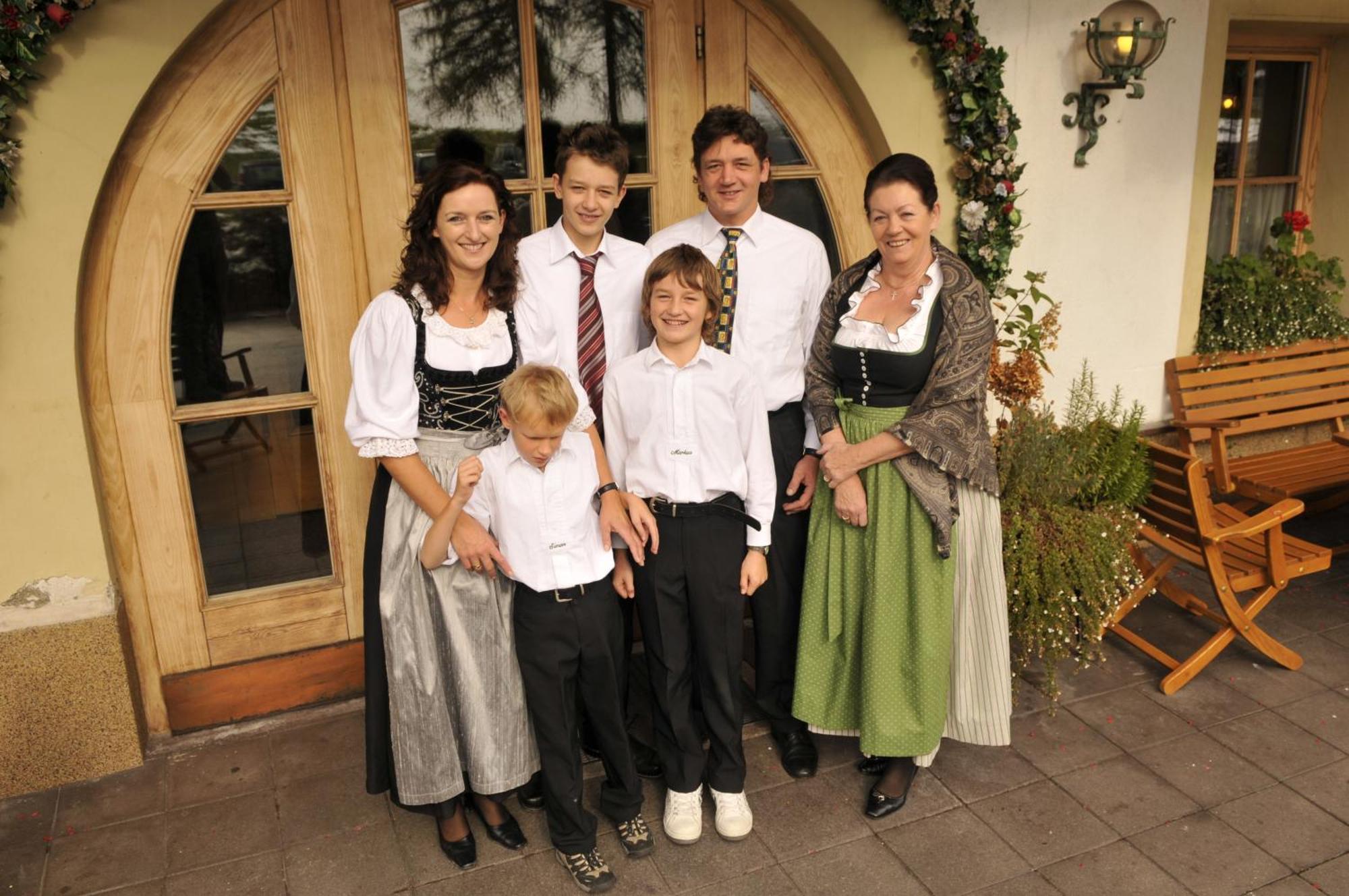 Landgasthof Dorferwirt Oberau Exteriör bild