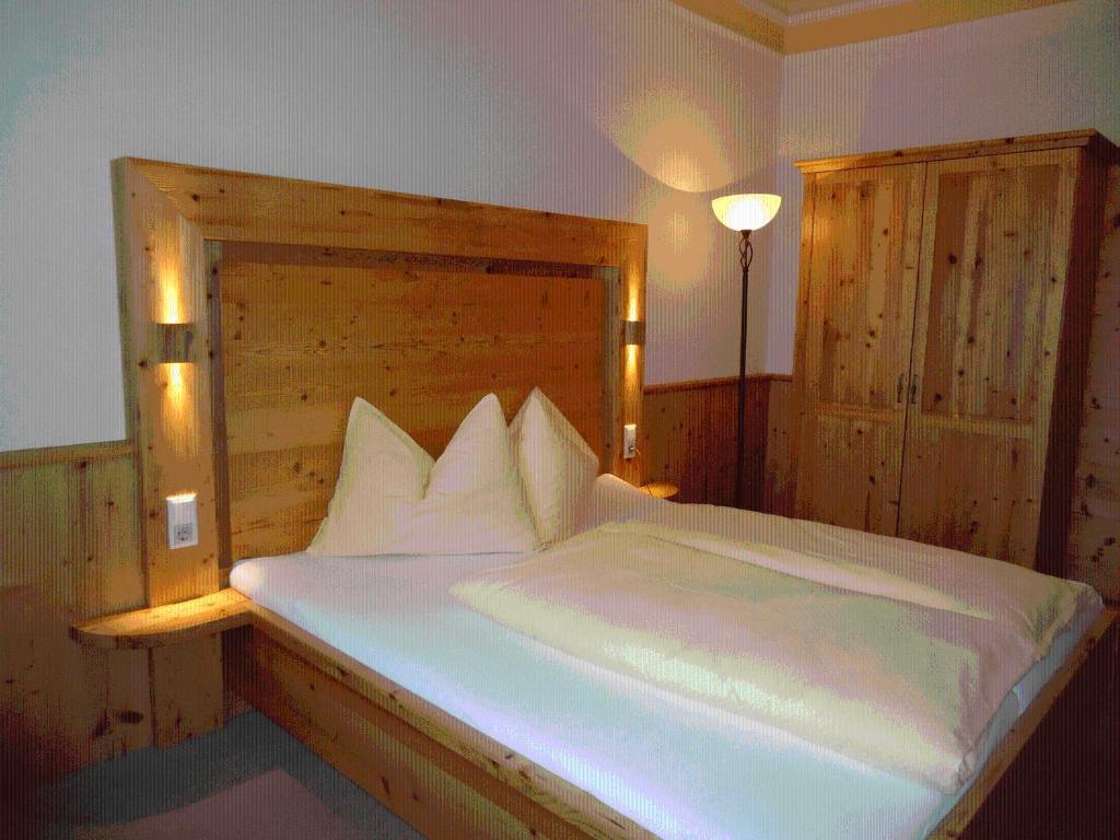 Landgasthof Dorferwirt Oberau Rum bild