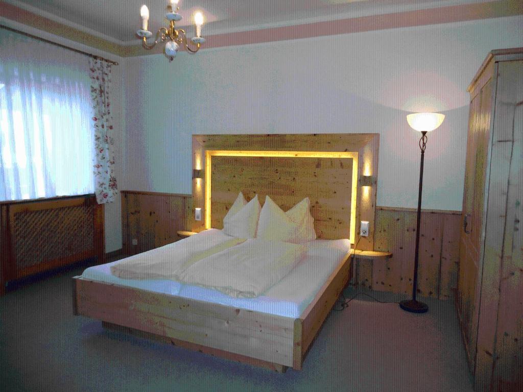 Landgasthof Dorferwirt Oberau Rum bild