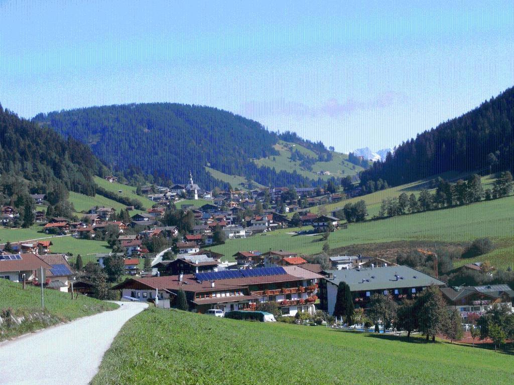 Landgasthof Dorferwirt Oberau Exteriör bild